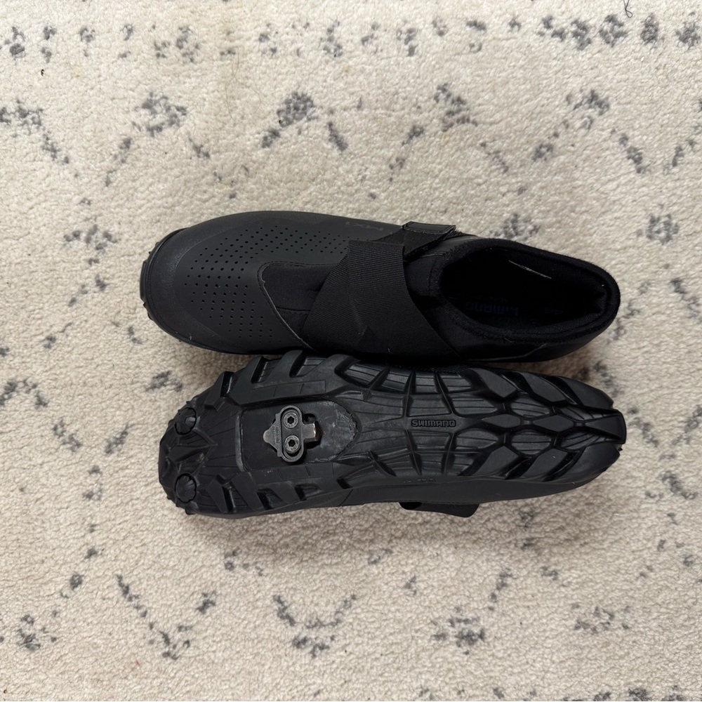 Shimano Black Cycling Shoes w Cleats